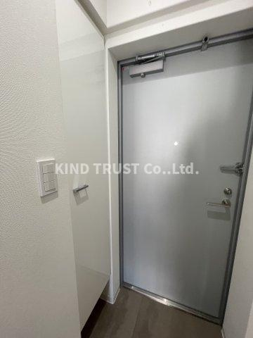 LuceMinamimorimachi（ルーチェ南森町）の玄関|収納もある玄関です