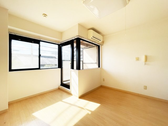 リジョイスの居間・リビング