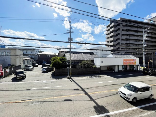 リジョイスの駐車場