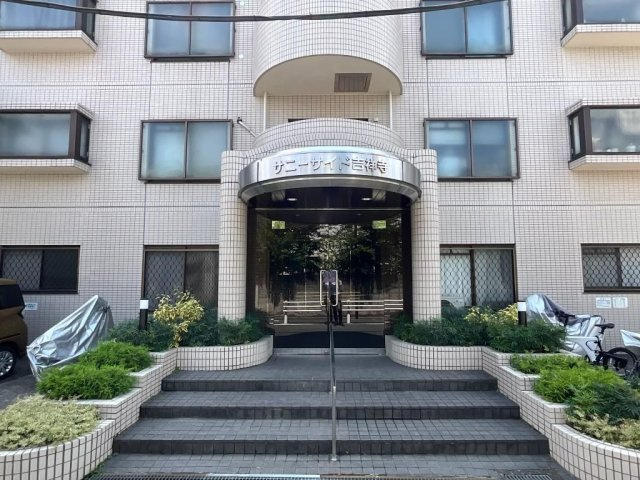 武蔵野市吉祥寺本町２丁目の中古マンションのエントランス