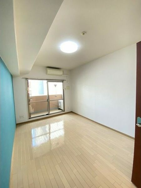 メゾン・デ・ノムラ島之内の洋室