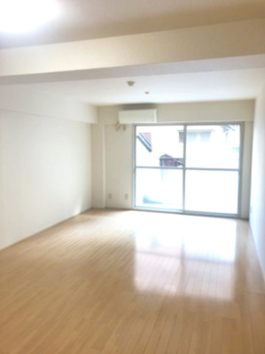 【居間・リビング】 | ワイドリバー万世第二 | 広々としたワンルーム