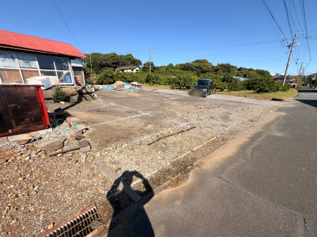 宮口貸倉庫・物置の駐車場