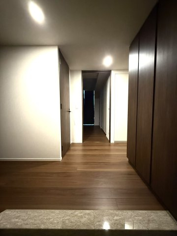 プレミスト天神赤坂タワーの玄関