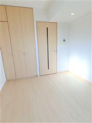 ルーブル多摩川九番館の居間・リビング