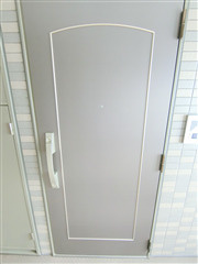 ルーブル多摩川九番館の玄関