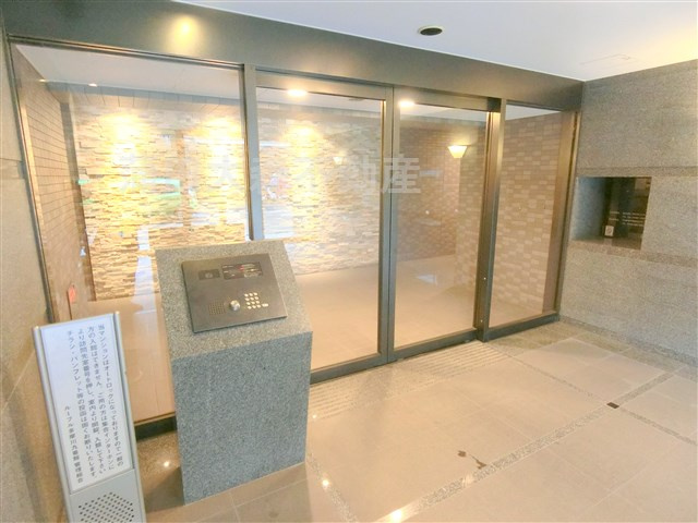 ルーブル多摩川九番館のエントランス