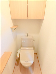 ルーブル多摩川九番館のトイレ|温水暖房便座付のトイレ！