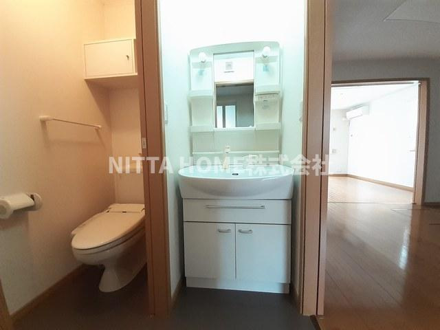 ウィル　ヴェスティージ　弐番館の洗面所|独立洗髪洗面台になります◇