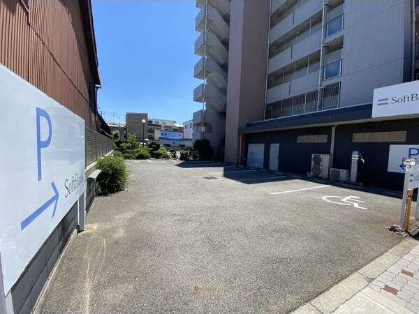 シャーメゾン白鷺の駐車場