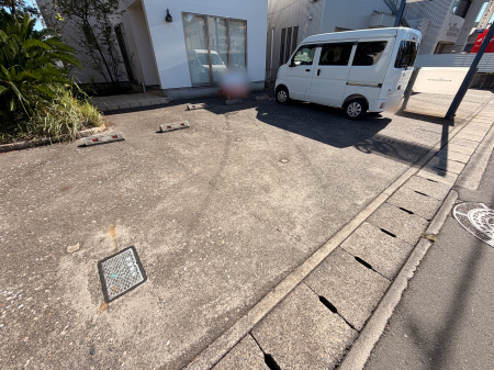 佐鳴台3丁目54-40住居付貸店舗の駐車場