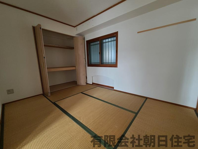 【和室】 | サンシティ松江駅通り 2LDK (77.99㎡) | フローリングだけでなく、和室もあります