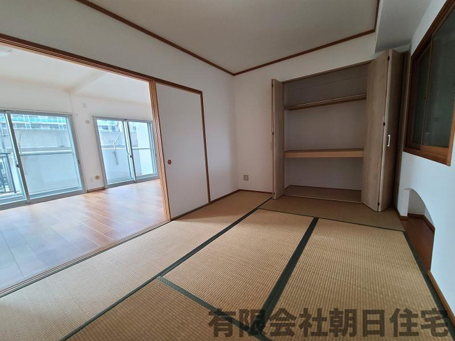 【和室】 | サンシティ松江駅通り 2LDK (77.99㎡) | 和室ならではの温かな和の空間で寛ぎの時間を過ごせます