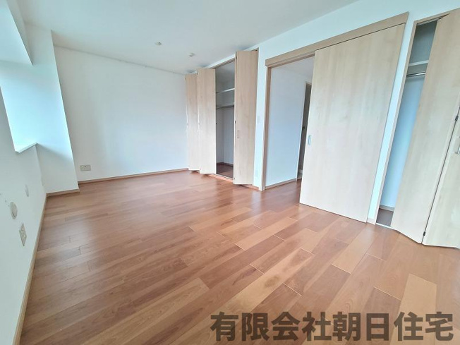 【洋室】 | サンシティ松江駅通り 2LDK (77.99㎡) | 広々とした洋室です