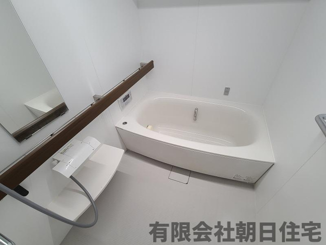 【浴室】 | サンシティ松江駅通り 2LDK (77.99㎡) | コンパクトで使いやすいお風呂です