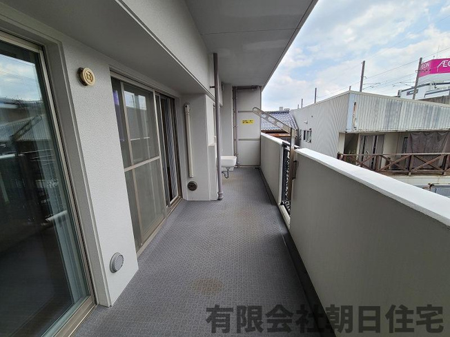 【バルコニー】 | サンシティ松江駅通り 2LDK (77.99㎡) | バルコニーがあります