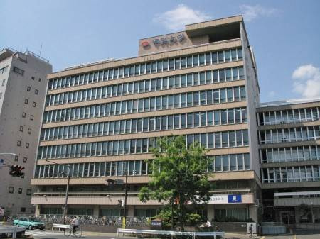 新宿区富久町のアパートの周辺