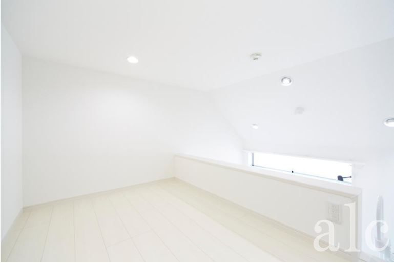 新宿区富久町のアパートの内装