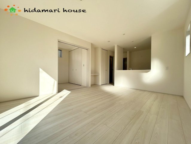 西区土屋第2　新築戸建　リーブルガーデン02の居間・リビング