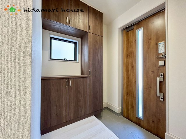 西区土屋第2　新築戸建　リーブルガーデン02の玄関