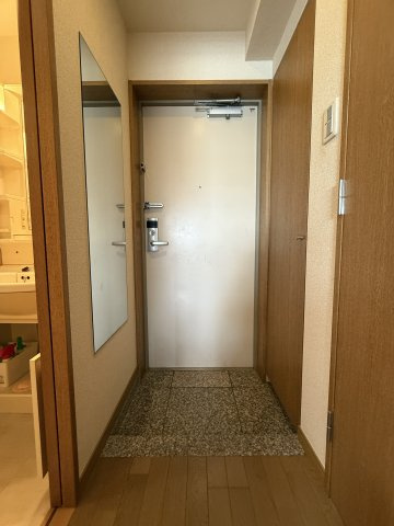 エスビル弐番館の玄関