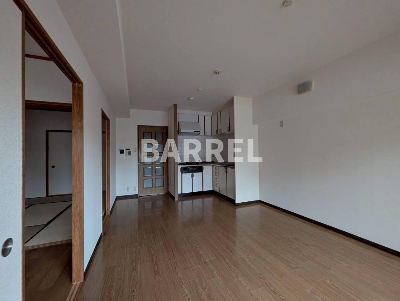 インペリアル花屋敷の居間・リビング