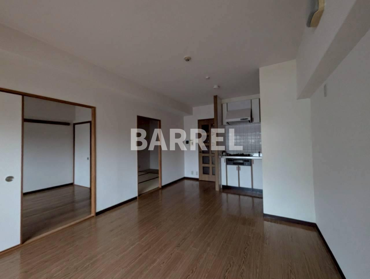 インペリアル花屋敷の居間・リビング