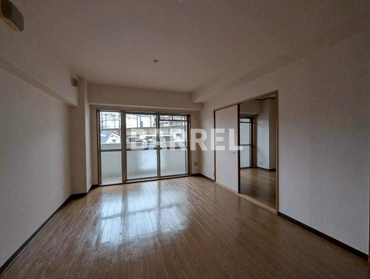 インペリアル花屋敷の居間・リビング