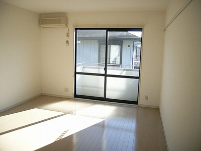 【居間・リビング】 | グリーンヒルハイツ | ゆったり過ごせるリビングです