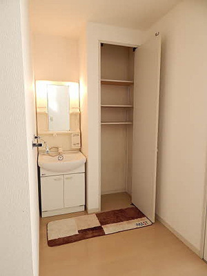 【洗面所】 | グリーンヒルハイツ | 広い洗面スペース