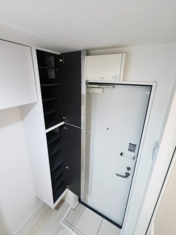 杉並区高円寺南２丁目のアパートの玄関