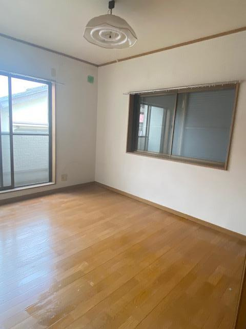 ふじみ野市亀久保の中古一戸建の洋室|2階6帖の洋室です。