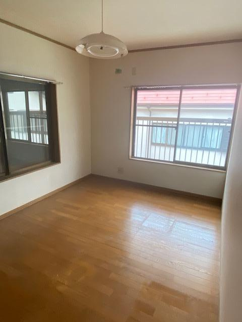 ふじみ野市亀久保の中古一戸建の洋室|2階6帖の洋室です。