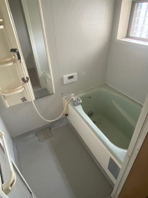 ふじみ野市亀久保の中古一戸建の浴室