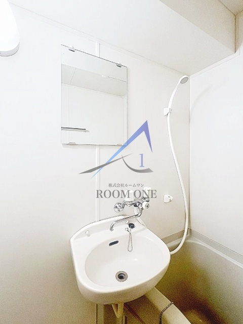 プラスパ鶴見の洗面所|洗面台です。