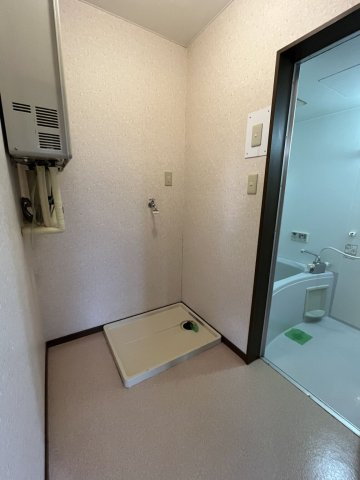 リバティヒルズB棟の浴室|1階