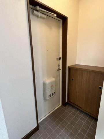 リバティヒルズB棟の玄関|2階玄関