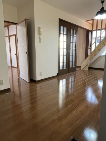 リバティヒルズB棟の居間・リビング|1階