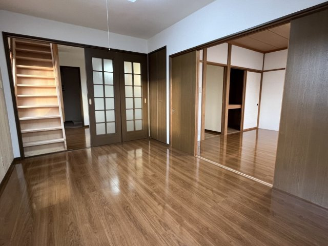 リバティヒルズB棟の洋室|1階