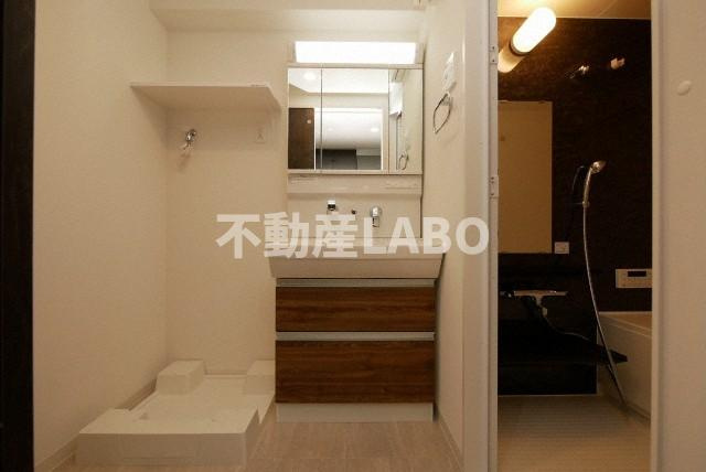 リヴェント難波サウスの独立洗面台