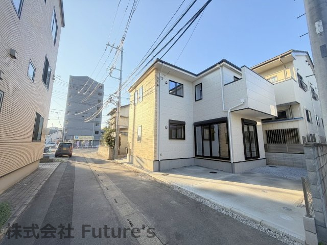 三郷市新和1丁目　新築戸建の前面道路含む現地写真|前面道路含む現地写真です。