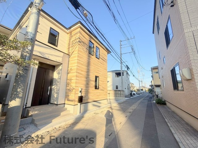 三郷市新和1丁目　新築戸建の前面道路含む現地写真|前面道路含む現地写真です。