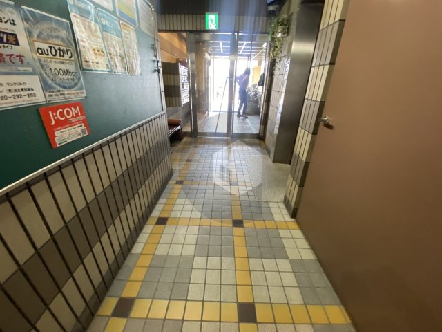 ステーションコート長田のロビー