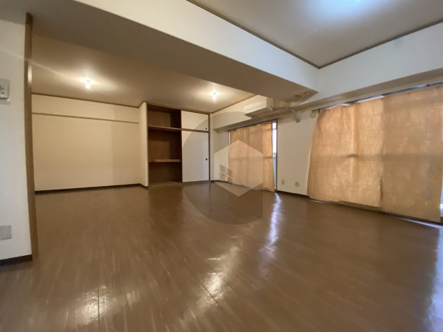 ステーションコート長田の洋室