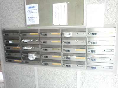 【エントランス】 | ファースト東中島 | エントランスには集合ポストがあります