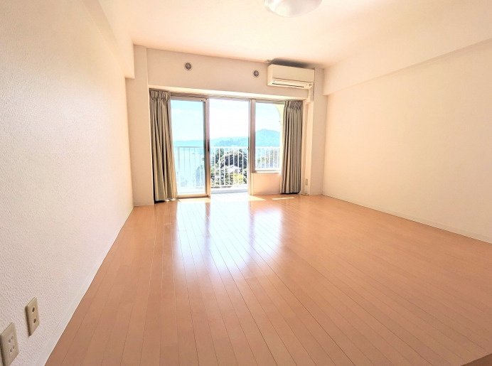 熱海クリフサイドの洋室