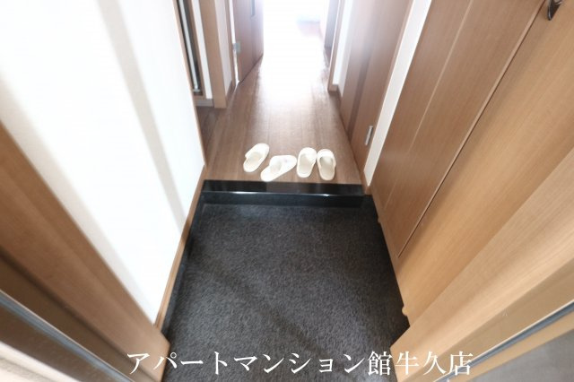 Ｊｅ　ｌｅ　ｐｒｅｎｄｓ　(ジュルプラン）の玄関