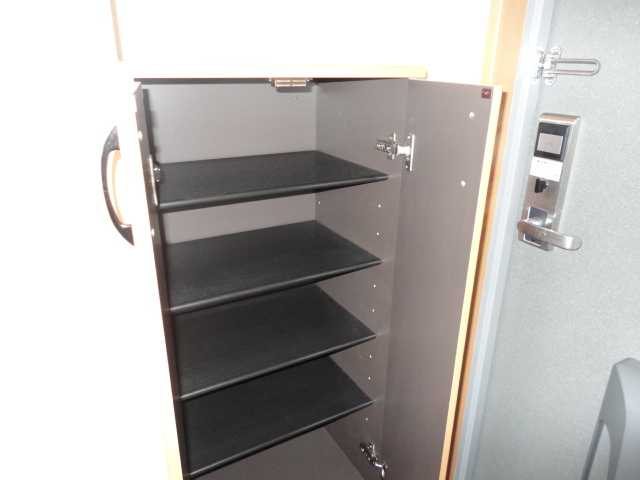 ヴィンテージの収納|下駄箱