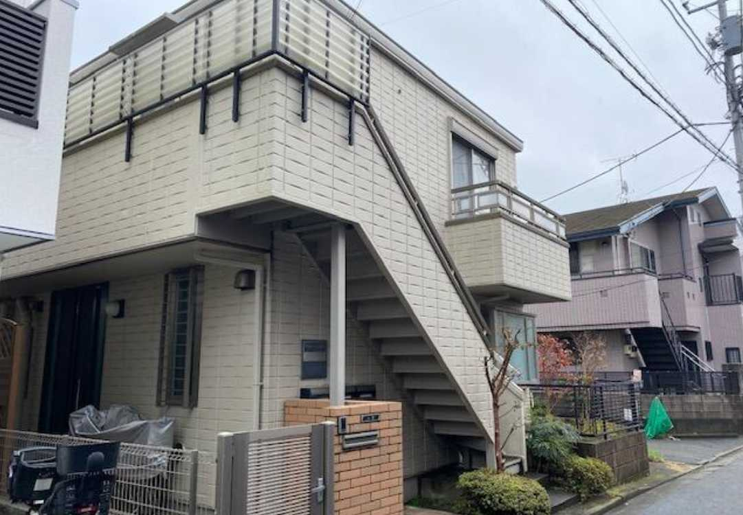 アヴニール駒沢　最上階　南西角部屋　バストイレ別の外観