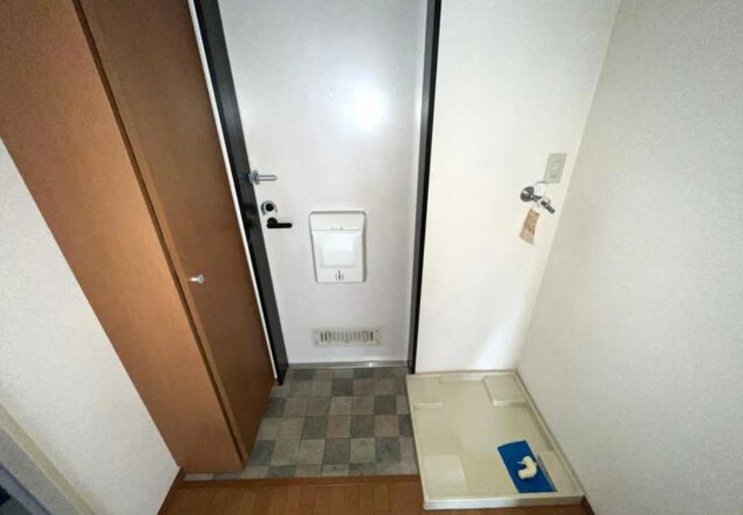 アヴニール駒沢　最上階　南西角部屋　バストイレ別の玄関